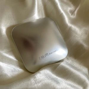 Ren Beauty Miss Venus Highlighter